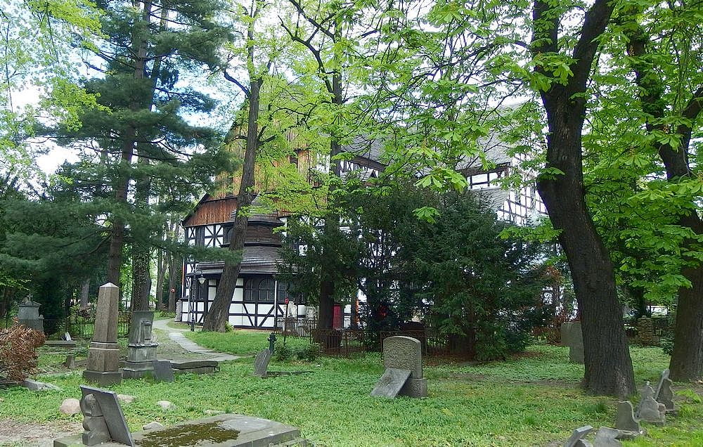Kościół Pokoju w Świdnicy od strony cmentarza